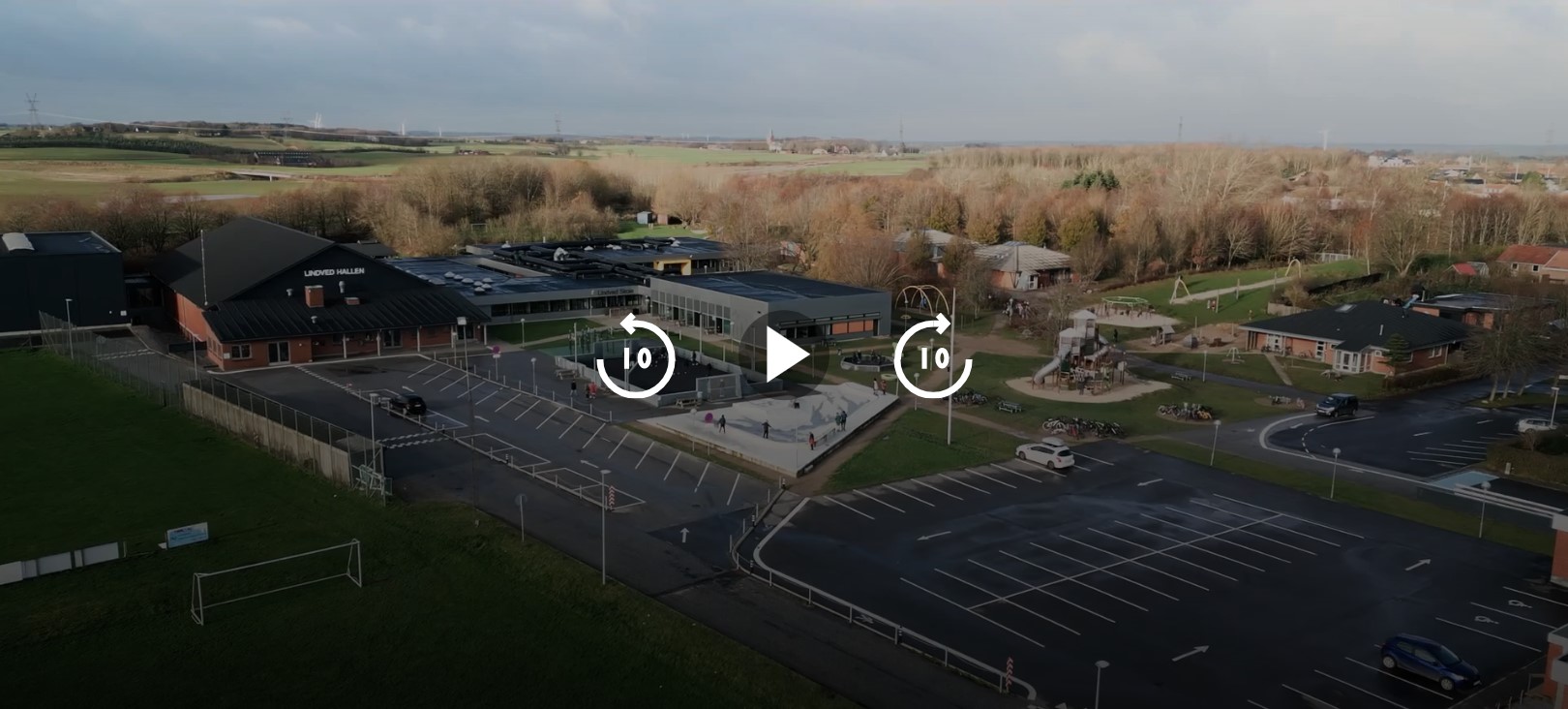 Screenshot af video startbillede med startknap